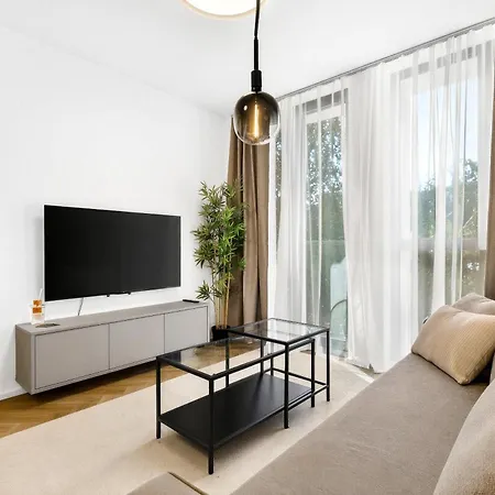Bright Family For 6 - Ac & Private Parking * Bratislava