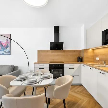 Bright Family For 6 - Ac & Private Parking Lejlighed
