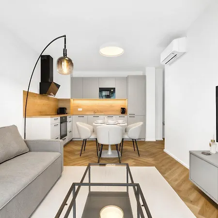 Bright Family For 6 - Ac & Private Parking