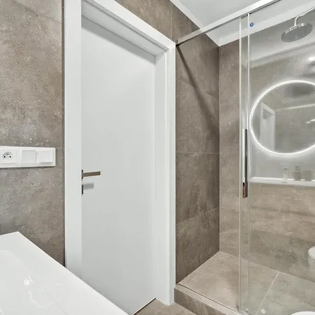 Bright Family For 6 - Ac & Private Parking Lejlighed Bratislava